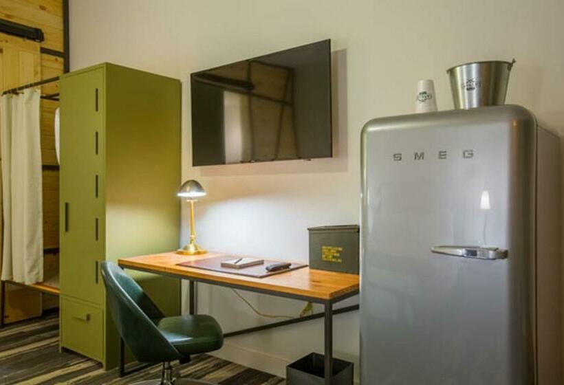 اتاق لوکس, Cavalry Court, By Valencia Hotel Collection