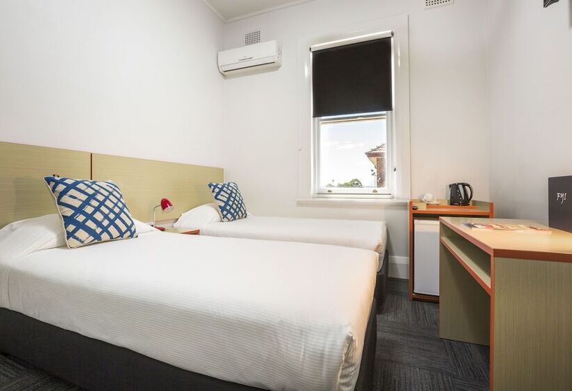 Номер Economy с общей ванной комнатой, Melton Hotel Auburn