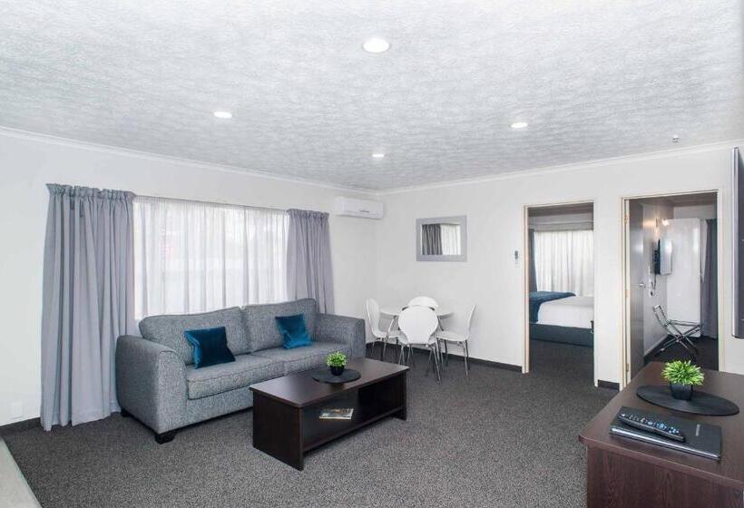 Апартаменты 2 Спальни, White Heron Motor Lodge