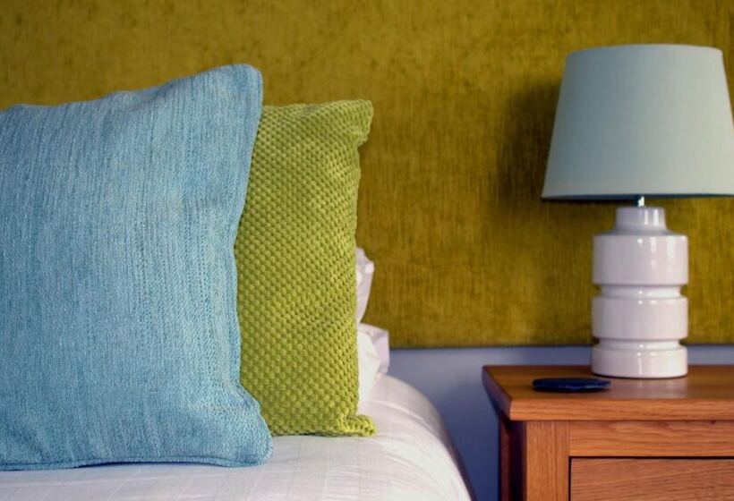 اتاق استاندارد با چشم‌انداز دریا, The Cliff Hotel & Spa
