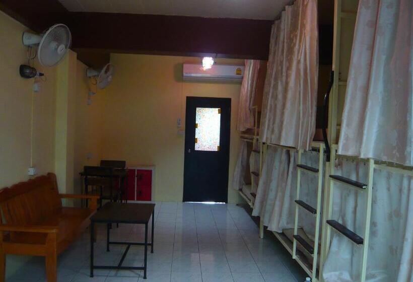 家庭间, 168 Chiang Mai Guesthouse