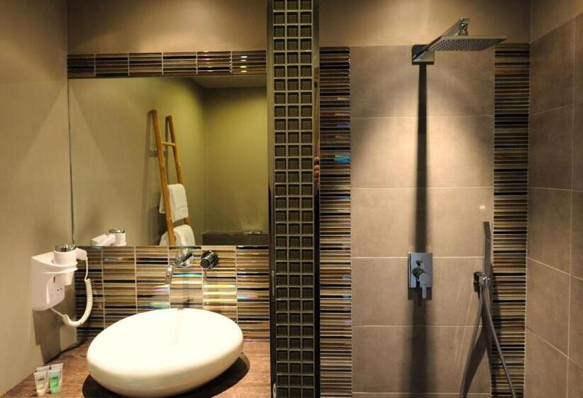 اتاق استاندارد سه نفره, Hôtel E Tre Stelle