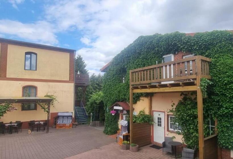 Quarto Estandar Individual, Restaurant Christine