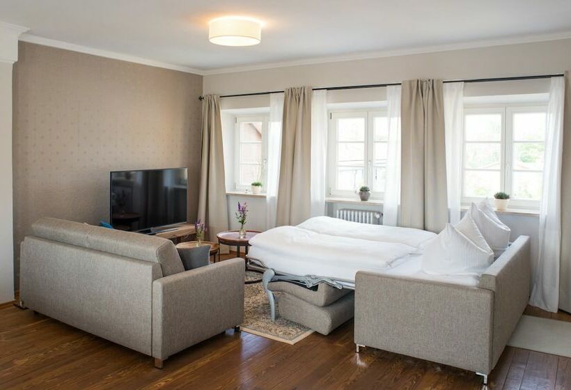 Family Suite, Wailtl