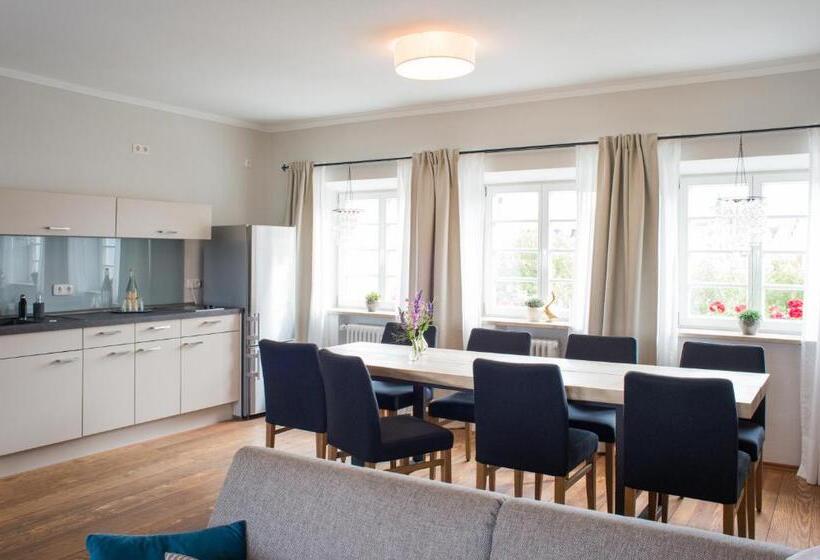 Family Suite, Wailtl