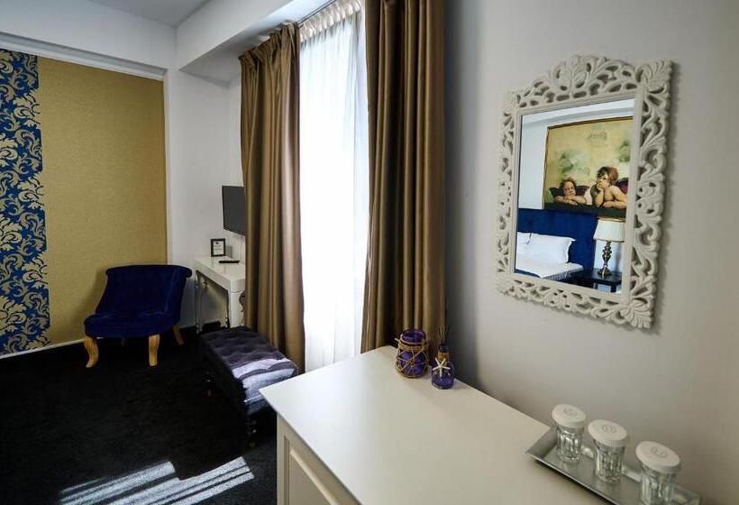 اتاق عادی, Evianne Boutique