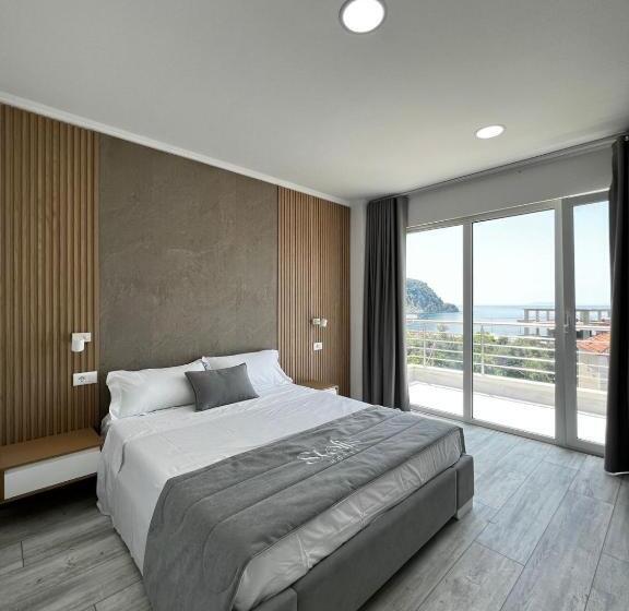 Quarto Deluxe Vista Mar com Sacada, Stolis