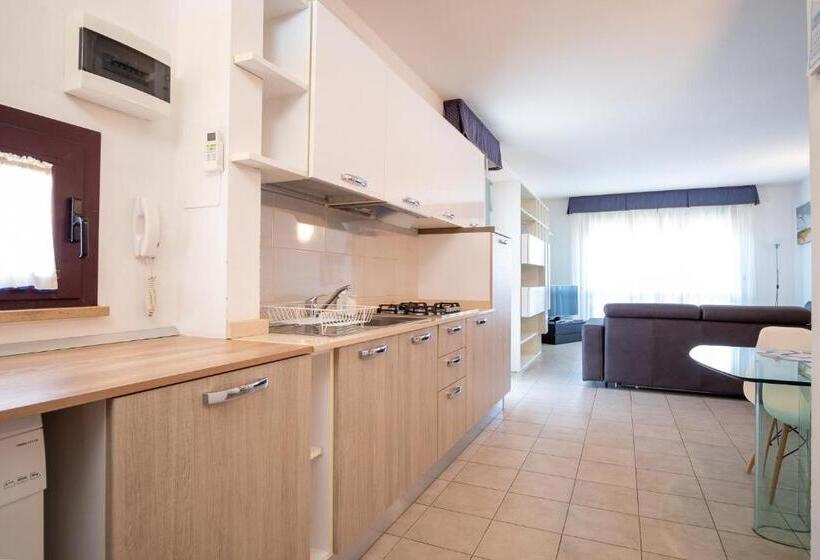 آپارتمان 2 خوابه با بالکن, Beverly Park Residence