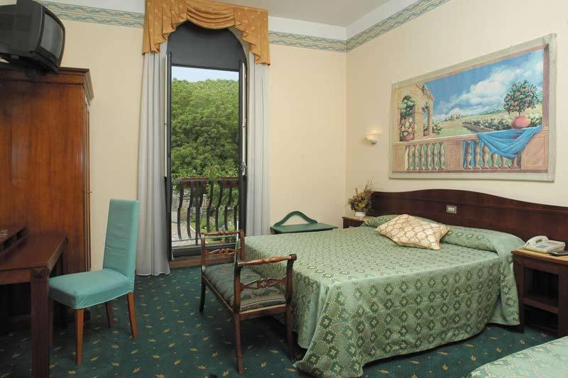 اتاق استاندارد چهار تخته, Castello