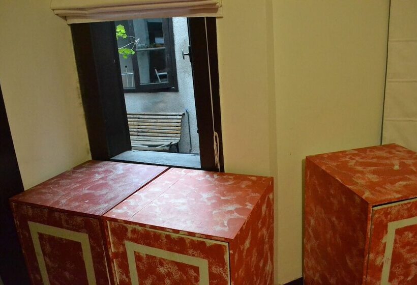 Bed in Shared Room with Shared Bathroom, Landay Hostel