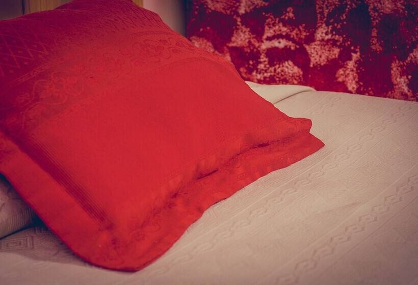 Bed in Shared Room with Shared Bathroom, Landay Hostel