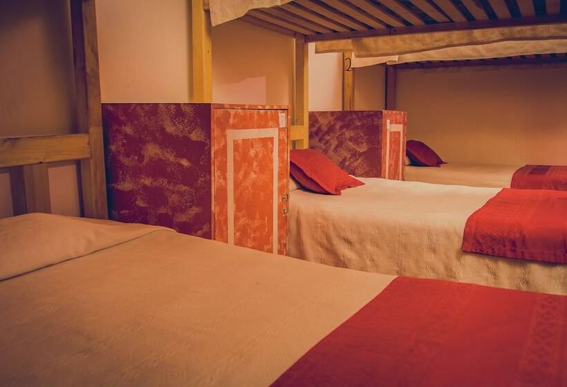 تختخواب در اتاق مشترک, Landay Hostel