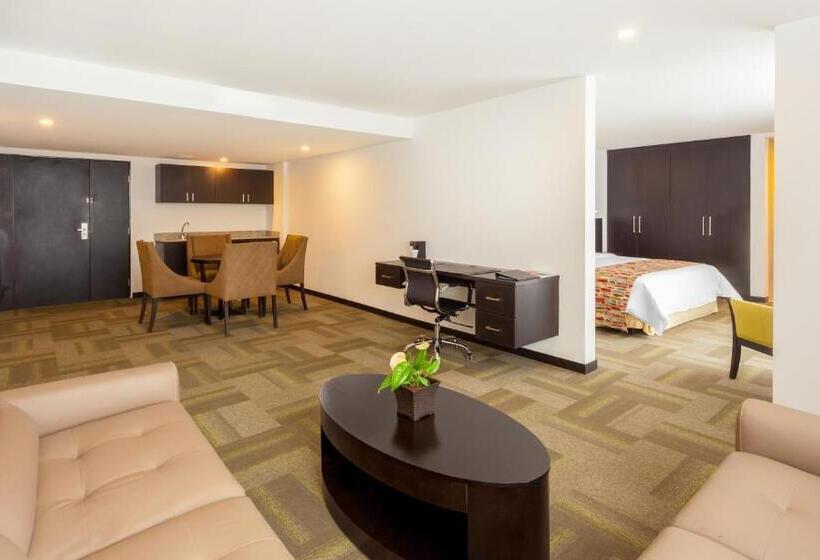 스위트 킹사이즈 침대, Wyndham Quito Airport