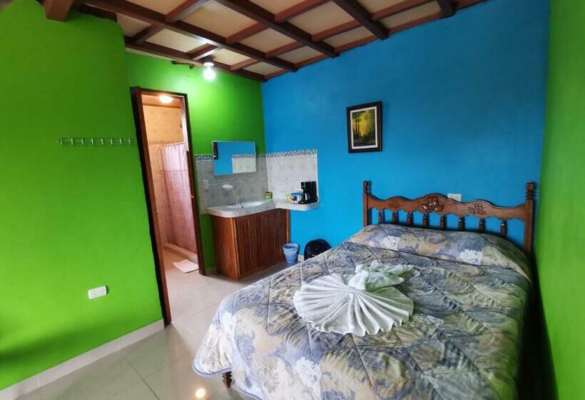 Quarto Estandar, Los Tucanes Lodging