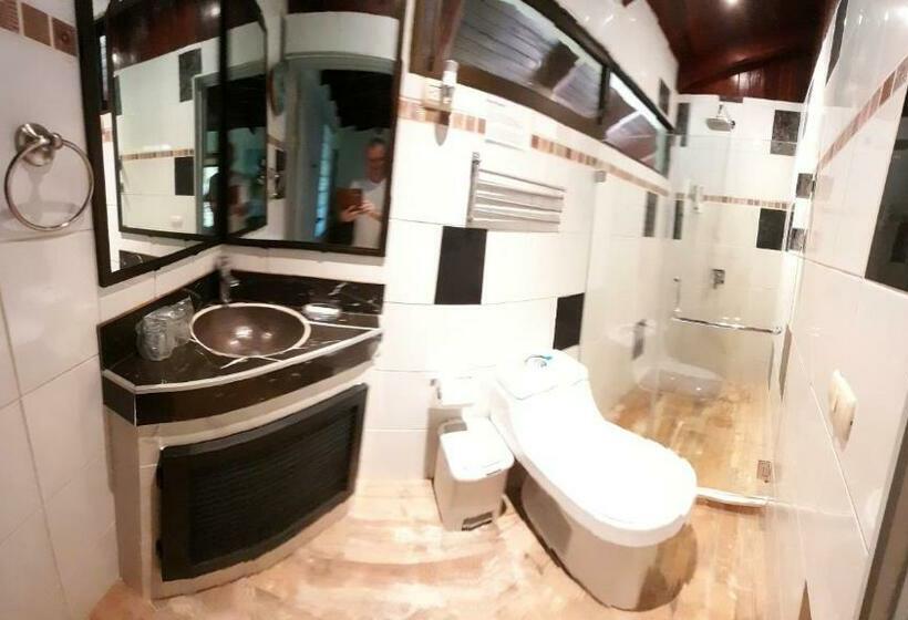Quarto Quádruplo Estandar, Coyaba Tropical Elegant Adult Guesthouse