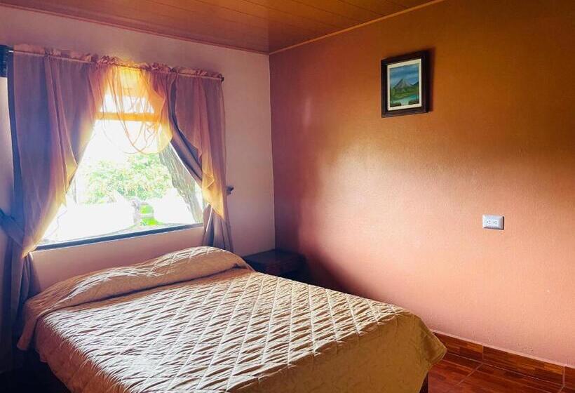 Quarto Quádruplo Estandar, Los Tucanes Lodging