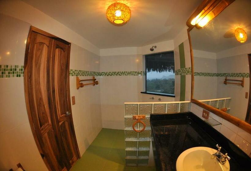 جناح ديلوكس, Azuluna Ecolodge