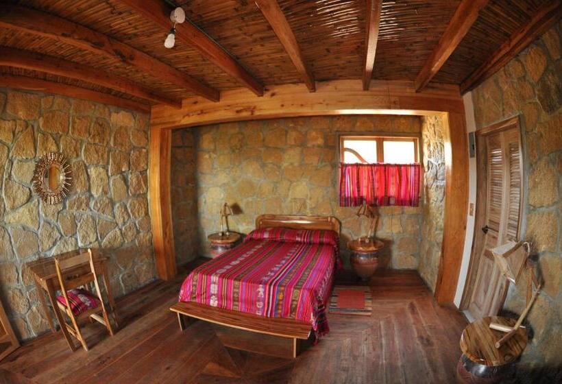 جناح, Azuluna Ecolodge