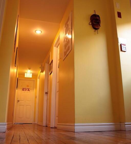 スタンダード４人部屋, Ottawa Backpackers Inn