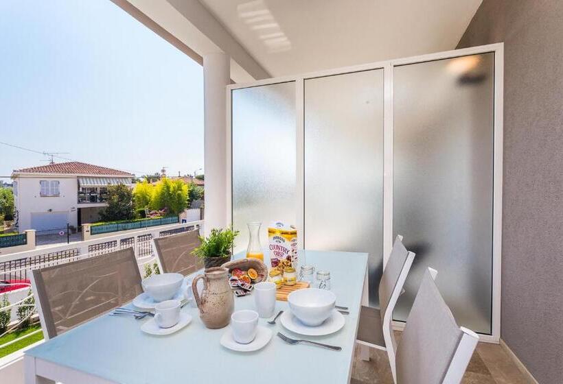 استودیو استاندارد با تراس, Villa Velvet