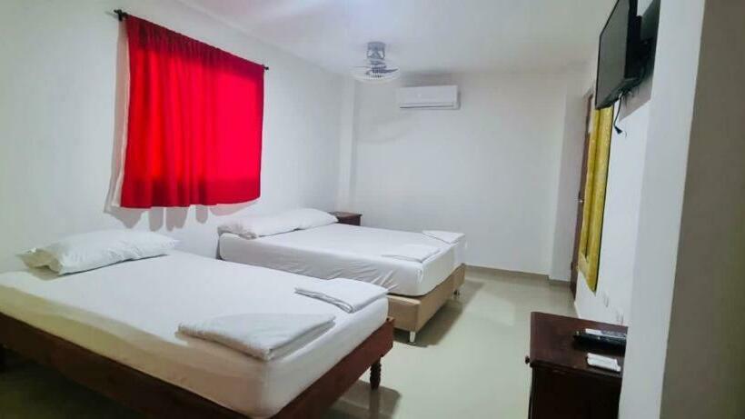 Трехместный Номер Комфорт, Hostel Green Light