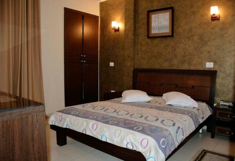 اتاق استاندارد یک نفره, Pacha