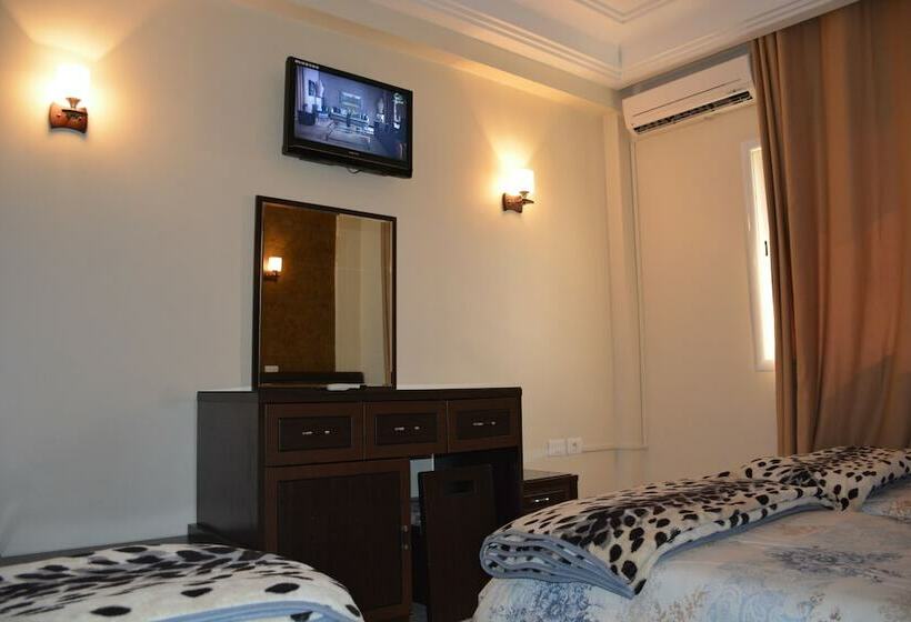 اتاق استاندارد سه نفره, Pacha