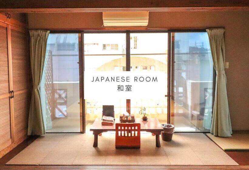 חדר סטנדרטי לארבעה עם חדר אמבטיה משותף, All Friends Guest House