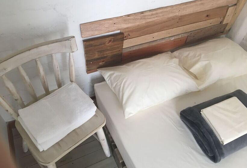 חדר סטנדרט עם מרפסת, Casa Estacion   Hostel