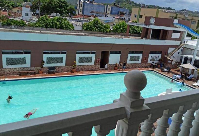 اتاق سوپریور خانوادگی, Melgar Plaza