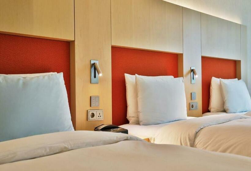 اتاق استاندارد سه نفره, Midcity Myeongdong