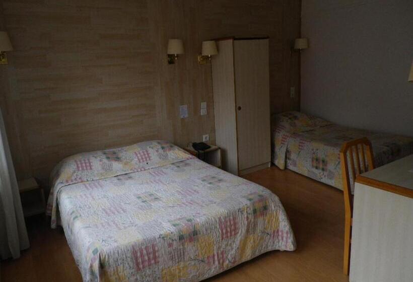 חדר סטנדרט לשלושה, Hôtel Lamartine  Parking Dauphine