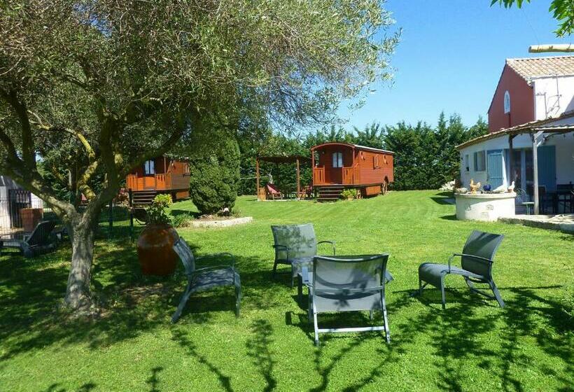 اتاق استاندارد, Gites Et Roulottes Du Grand Puits