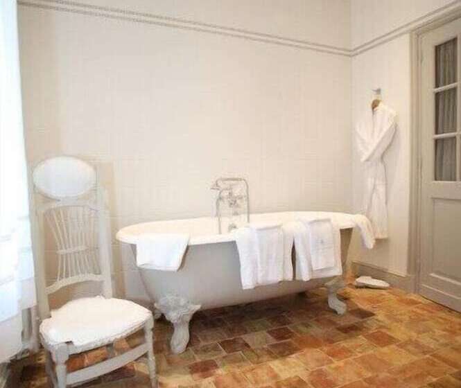 Полулюкс, Le Clos De Grace