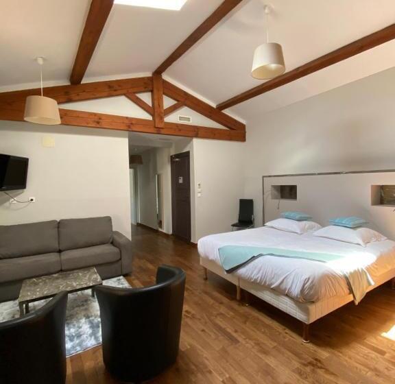 Люкс 2 Спальни, Logis Hôtel Château De Palaja