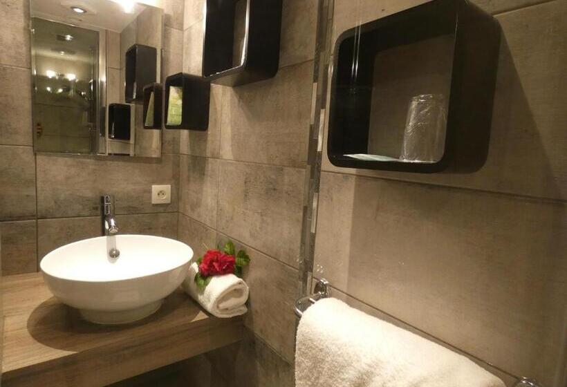 Люкс, Hôtel Du Midi