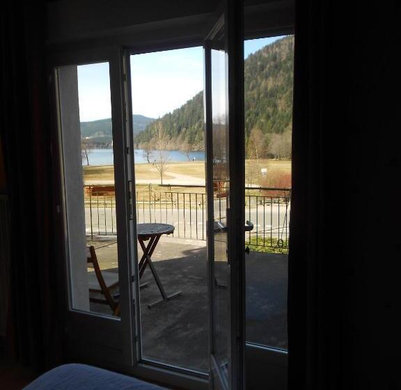 Номер Стандарт Вид на Озеро, Hôtel L'orée Du Bois