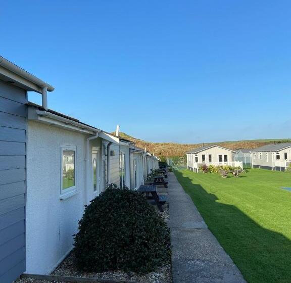 كابينة, Croyde Bay Hotel Or Self Catering