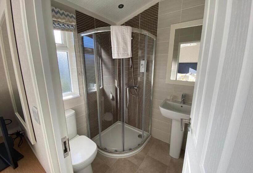 Апартаменты 3 Спальни, Croyde Bay Hotel Or Self Catering