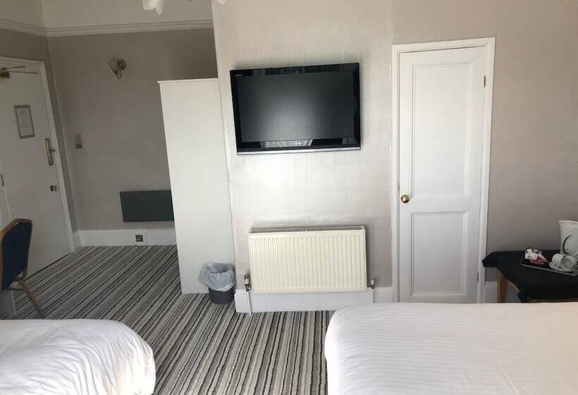 غرفة سوبيريور, The Lowenac