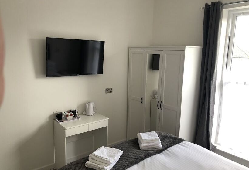 غرفة سوبيريور, The Lowenac