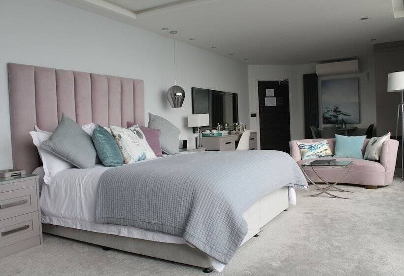 オーシャンビューデラックススイート, The Pines