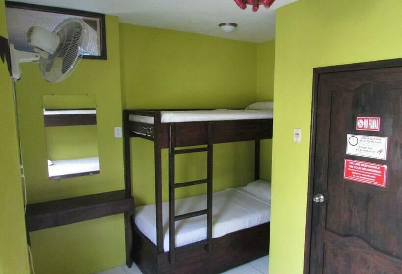 تختخواب در اتاق مشترک, Dreamkapture Hostel Close To The Airport And Bus Terminal