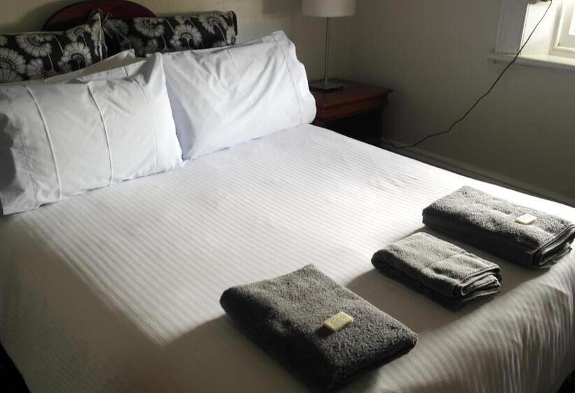 스탠다드 룸, The Corner Hotel Alexandra