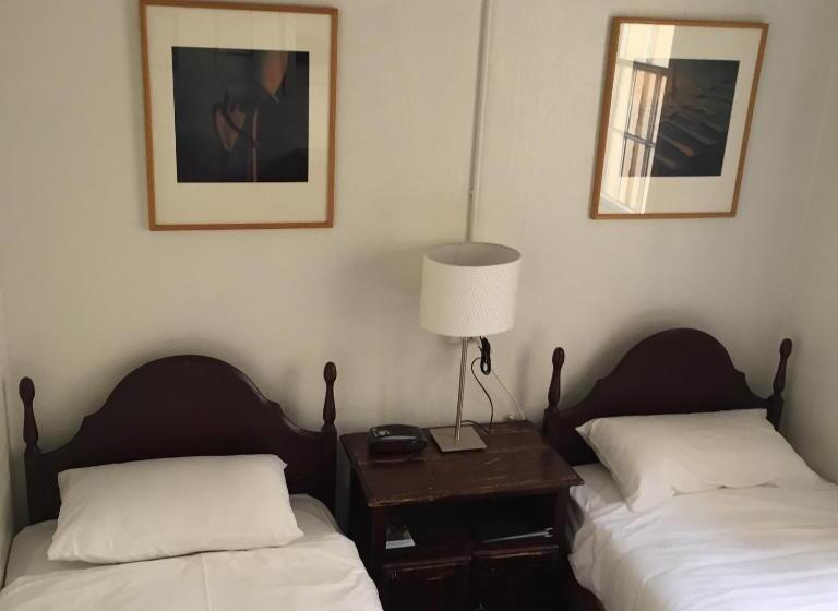 스탠다드 룸, The Corner Hotel Alexandra