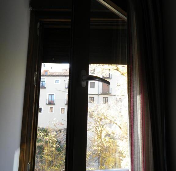 اتاق استاندارد, Hostal La Ribera Del Júcar