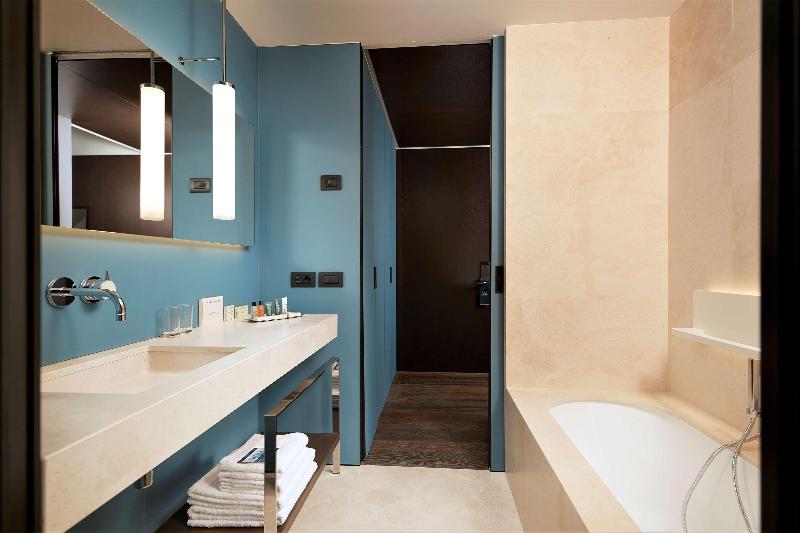Номер Deluxe, Hilton Lake Como