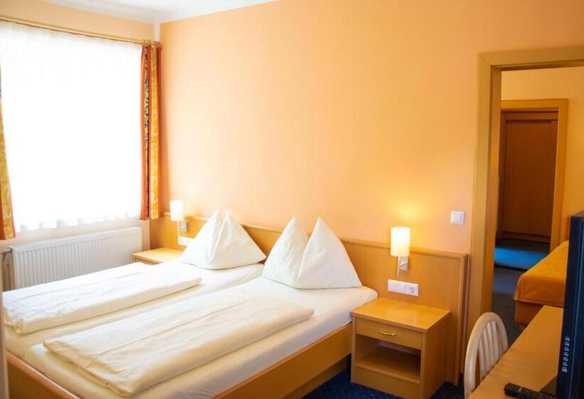 سوییت خانوادگی, Strandhotel Burgstaller