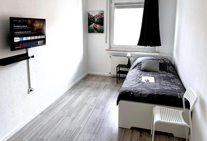 Апартаменты 1 Спальня с Балконом, # Vaz Apartments Sg01 02, Wlan,tv, Küche, 2 X Balkone, Nahe Zentrum
