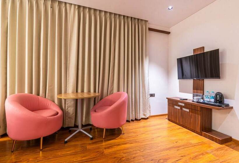 Номер Стандарт, Treebo Premium Heritage Grand  Majiwada Thane